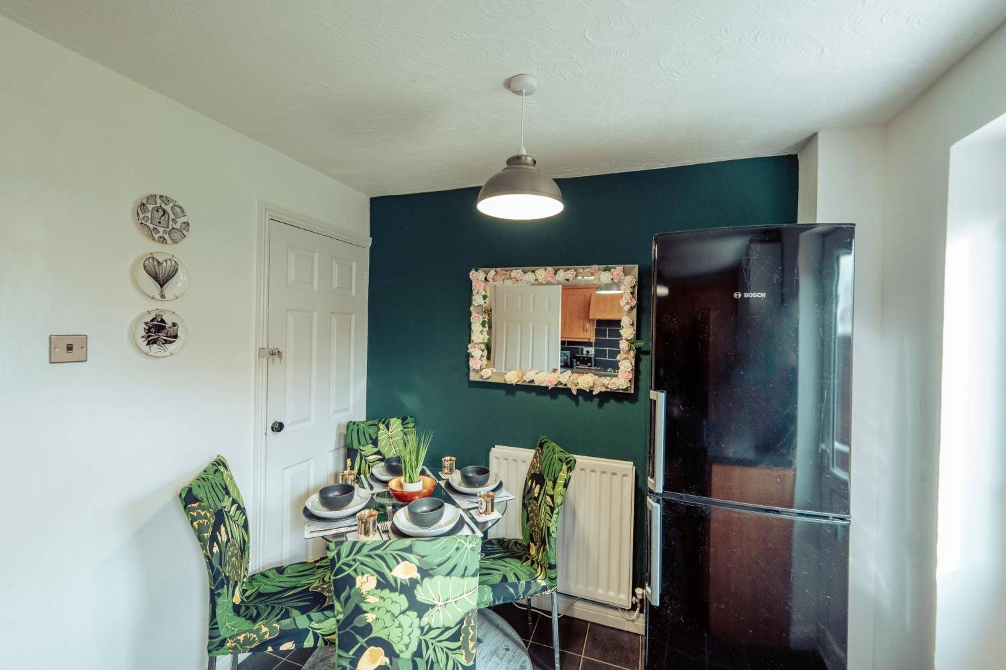 2 Bedroom Peaceful Home, Colchester Mile End Extérieur photo